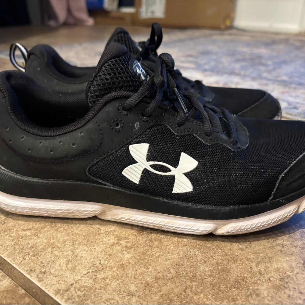 Under Armour Charged Assert Running Shoe